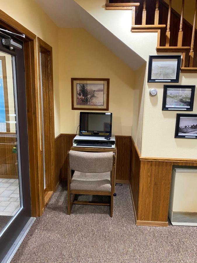Amerivu Inn Prentice Dış mekan fotoğraf